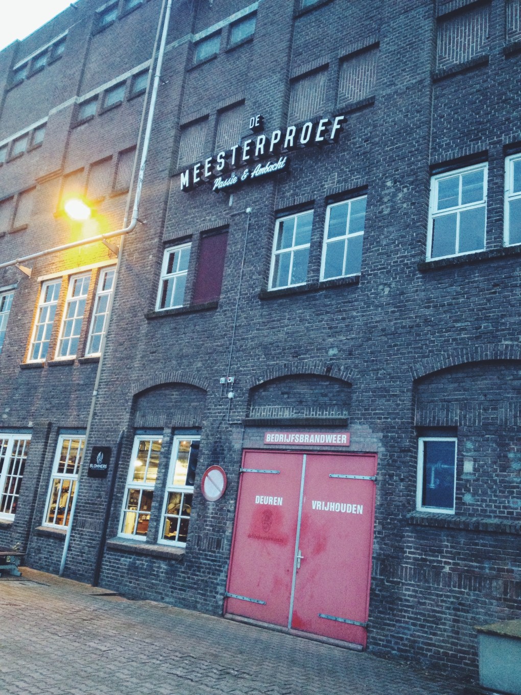 Processed with VSCOcam with f2 preset