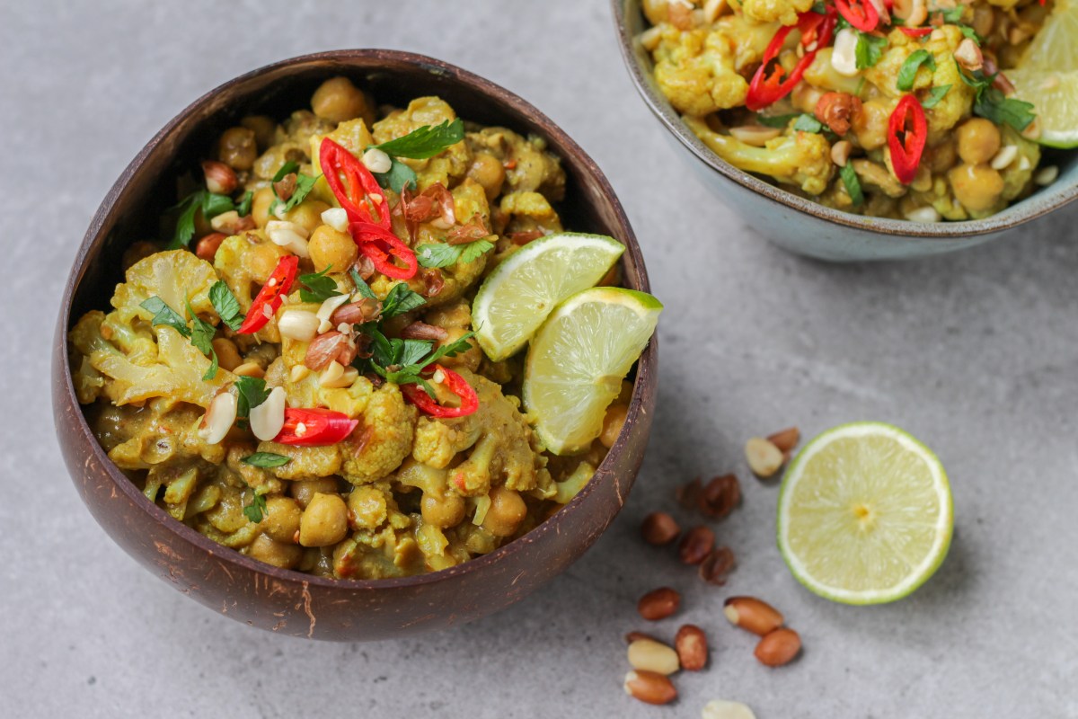 pinda-curry-met-bloemkool-en-kikkererwten-vegan-vega-personal-foodcoaching