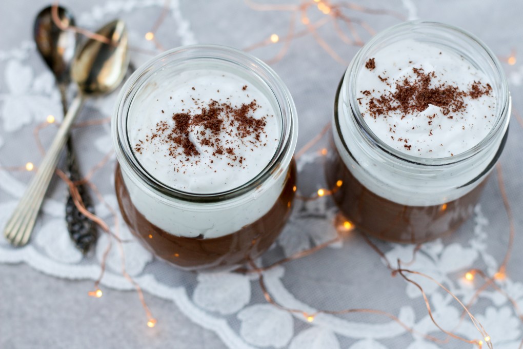 chocolademousse-chiazaad-met-kokosroom-vanille-personal-foodcoaching-